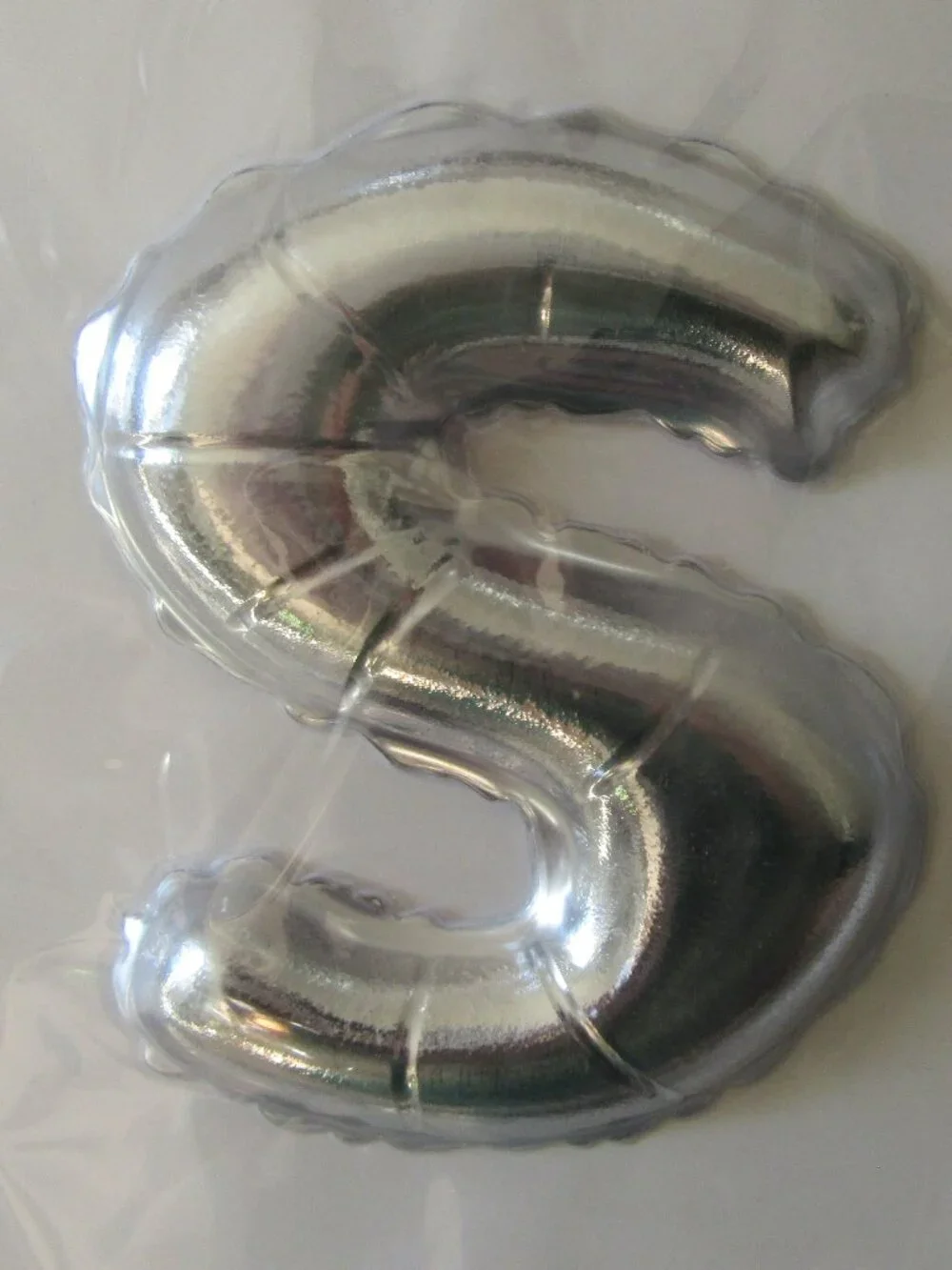 New USA patriotic 4th party decorations; streamers & silver 